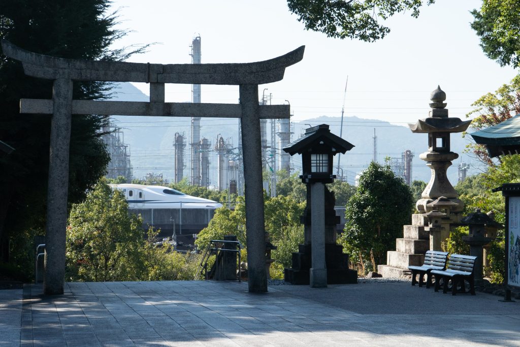 遠石八幡宮と新幹線